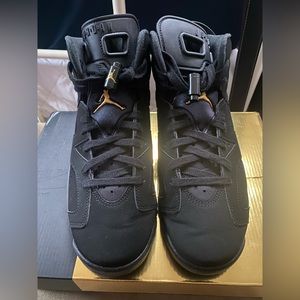 AIR JORDAN 6 RETRO DEFINING MOMENTS  (Size 5.5)